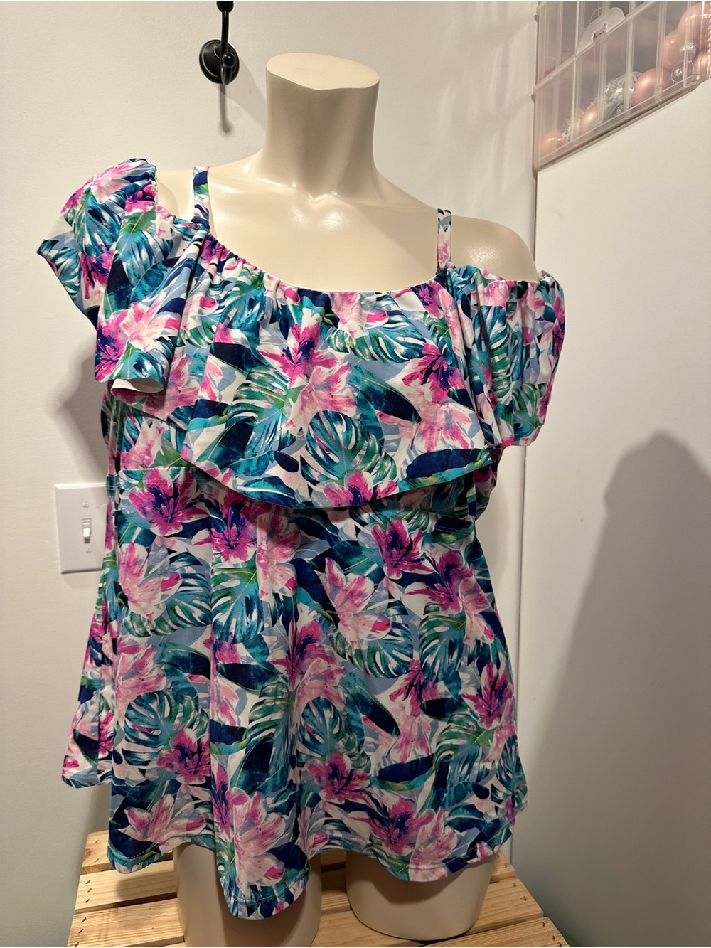 Island Escape Tropical Ruffle Swim Tankini - Teal & Pink - 20W